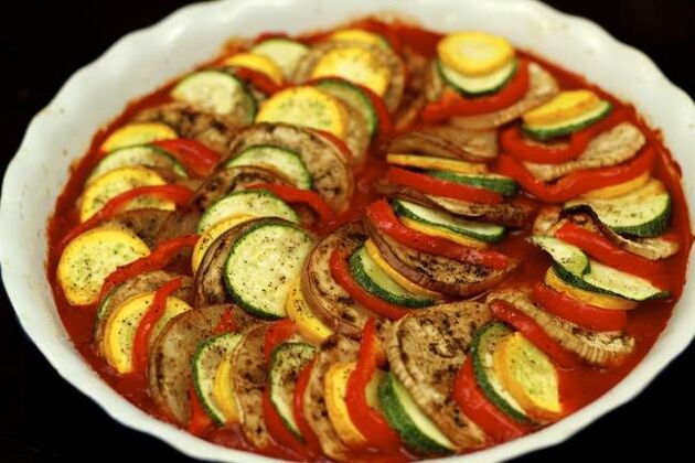 preparando ratatouille para a dieta Dukan
